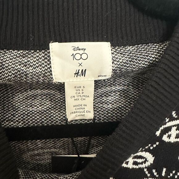 H&M Disney Shirt - Picture 2 of 8